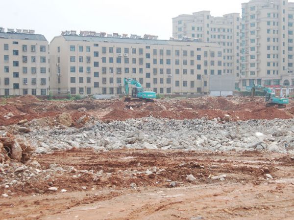 萊蕪茂業項目土石方開挖及外運工程