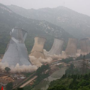 萊蕪發電廠水塔爆破拆除工程